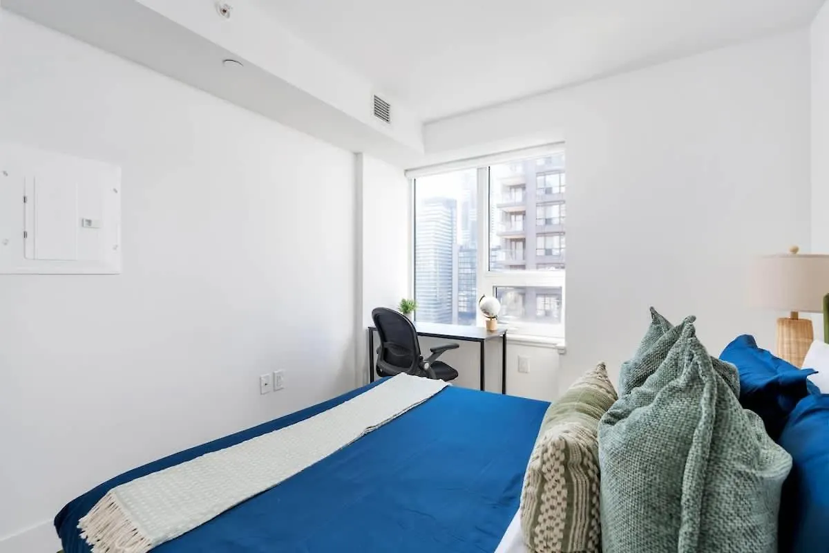 1 Bedroom With Balcony On Bay St Toronto 0*,  Canada