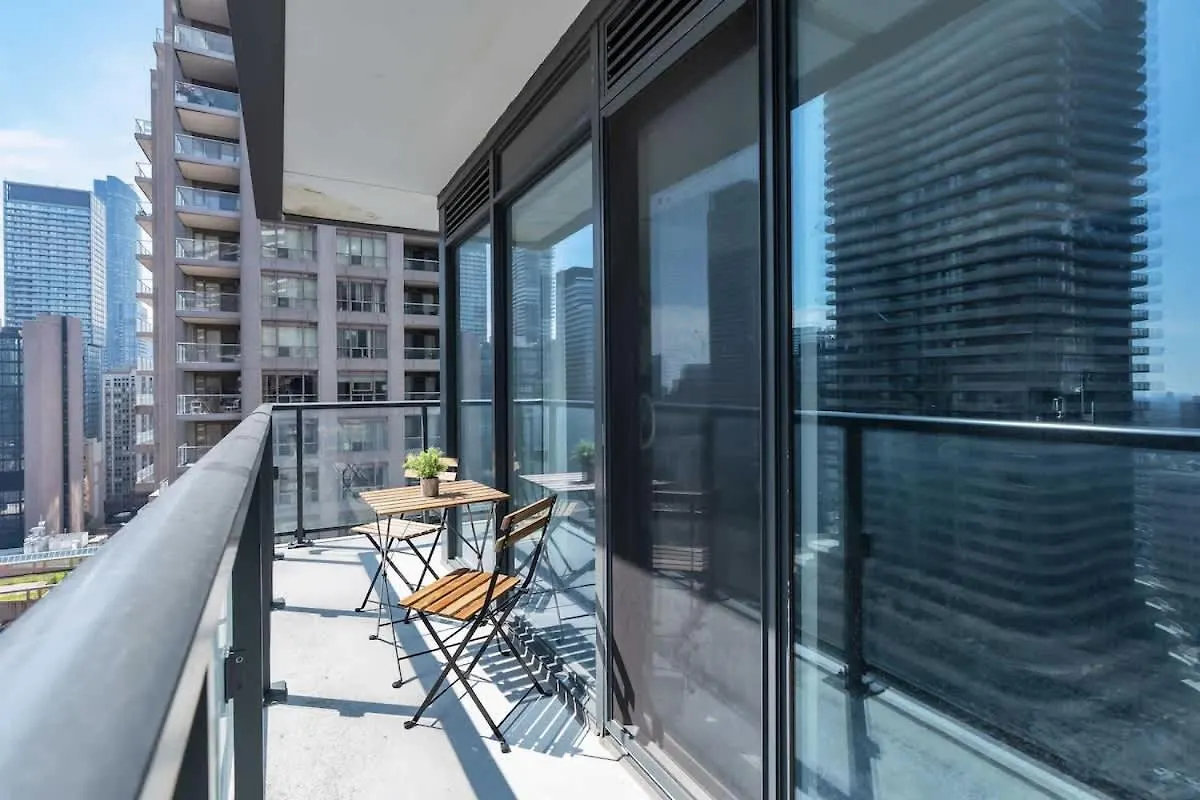 1 Bedroom With Balcony On Bay St Toronto