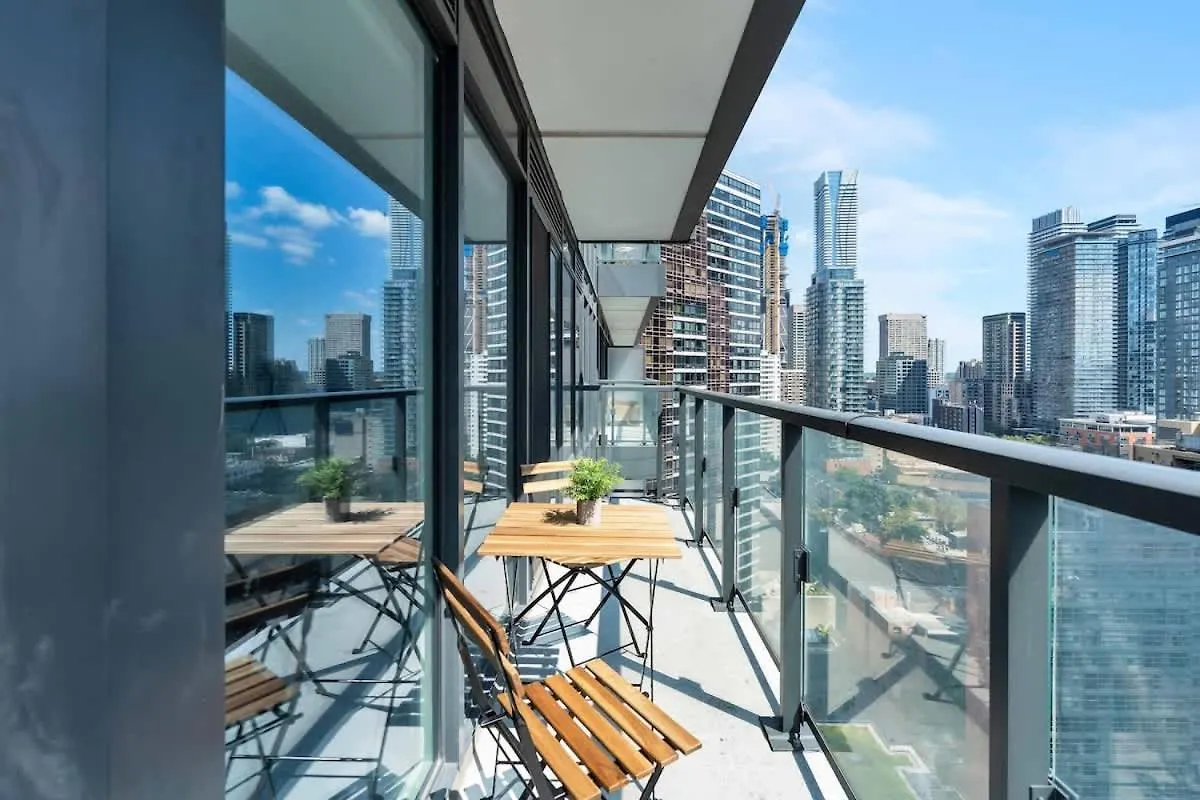 Apartment 1 Bedroom With Balcony On Bay St Toronto