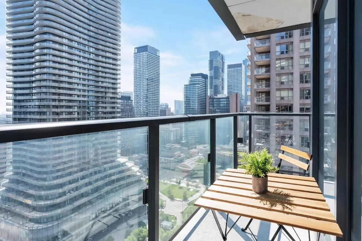 1 Bedroom With Balcony On Bay St Toronto Canada